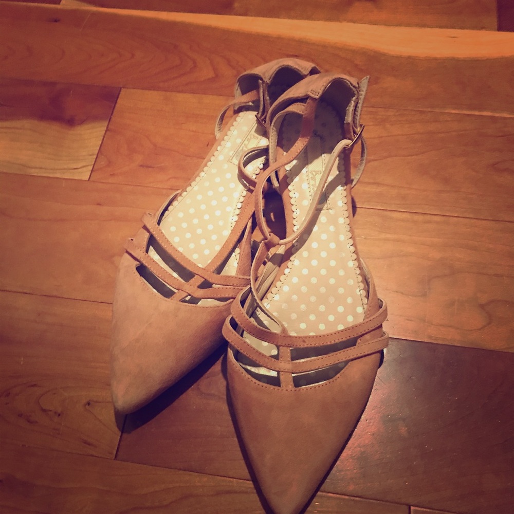 Boden Pointed Toe Strappy Flats in Brown